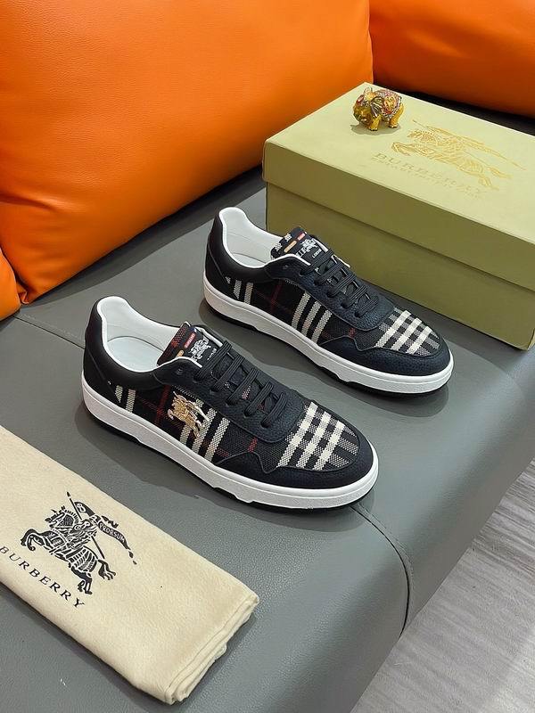 Burberry Men's Shoes 889